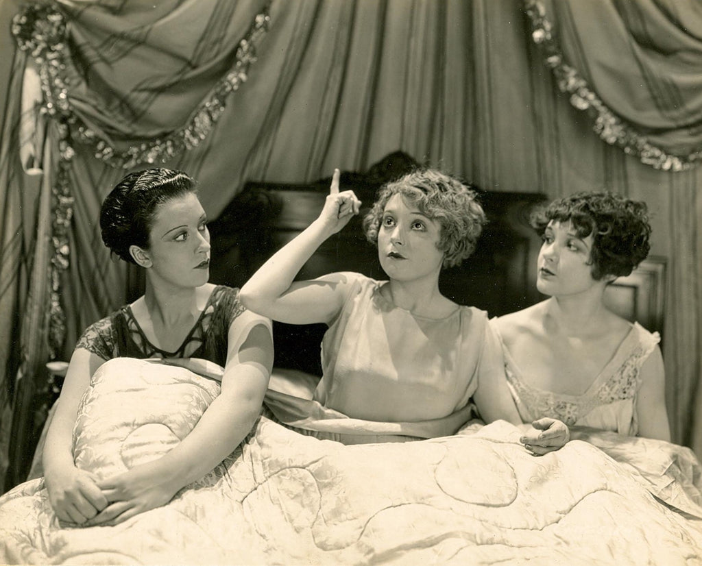 Madge Bellamy, Anita Garvin, and Sally Phipps in Bertha, the Sewing Machine Girl (1926) | www.vintoz.com *