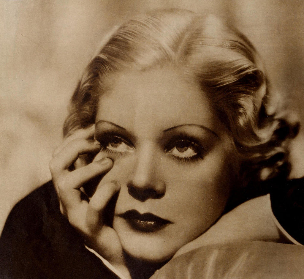 Alice Faye — Hollywood Can't Change Me! (1935) | www.vintoz.com