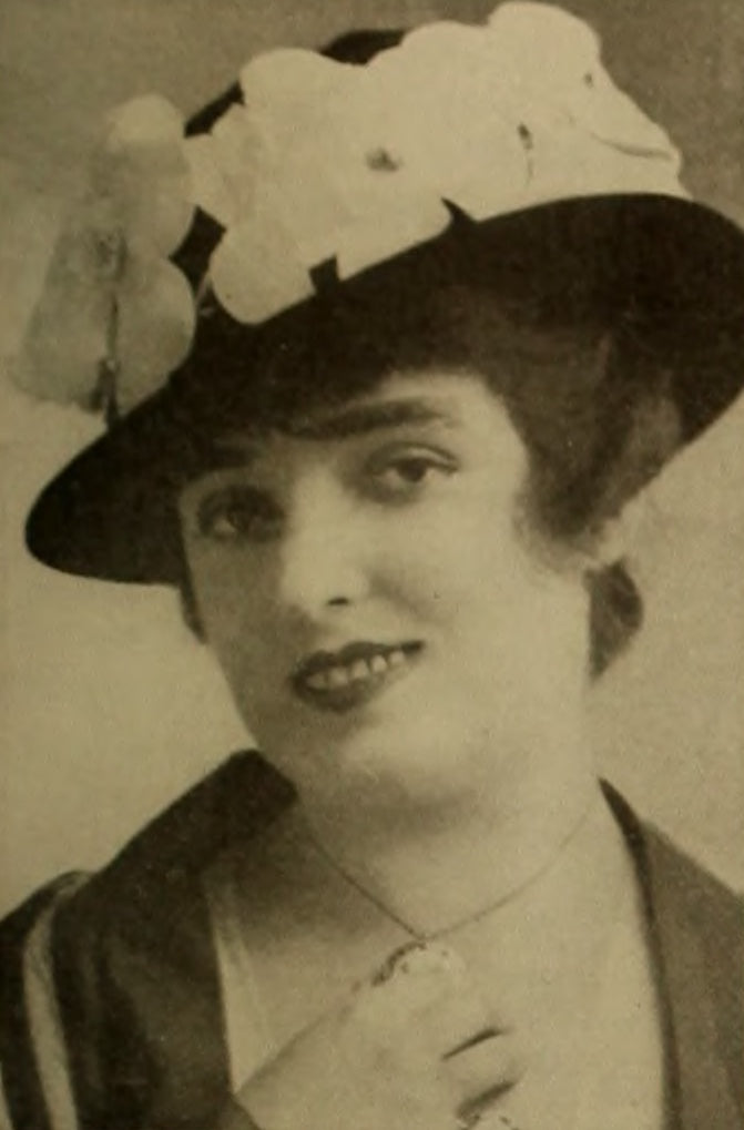 Alice Joyce — Sans Grease Paint and Wig (1914) | www.vintoz.com