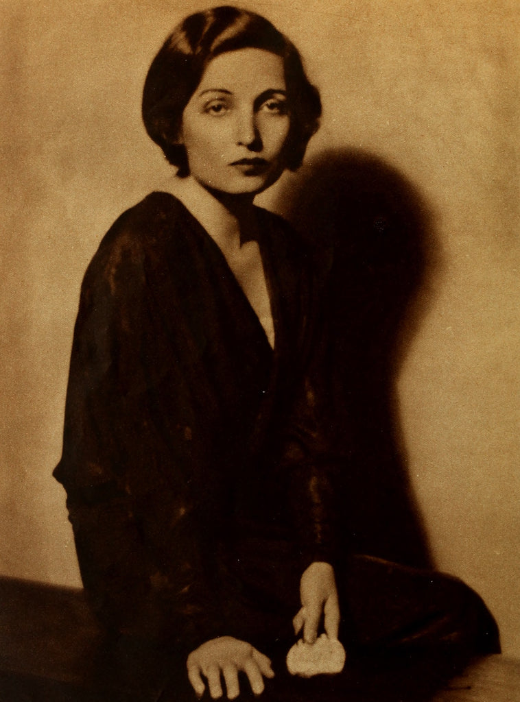 Alice Joyce — She Acts When She Chooses (1929) | www.vintoz.com
