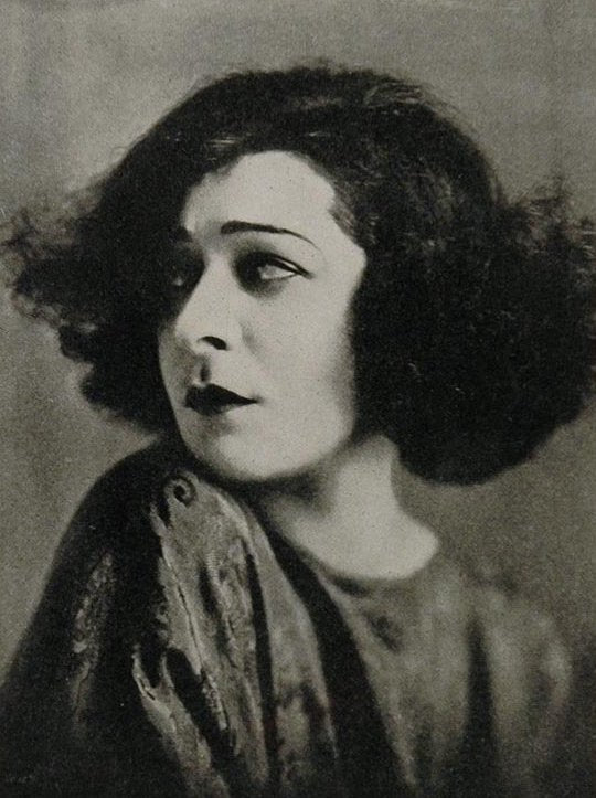 The Art of Alla Nazimova (1925) | www.vintoz.com