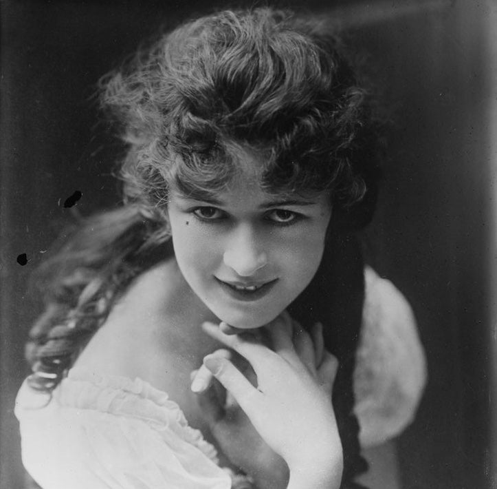 Anita Stewart — The Most Beautiful “Good Woman” in the Movies (1916) | www.vintoz.com