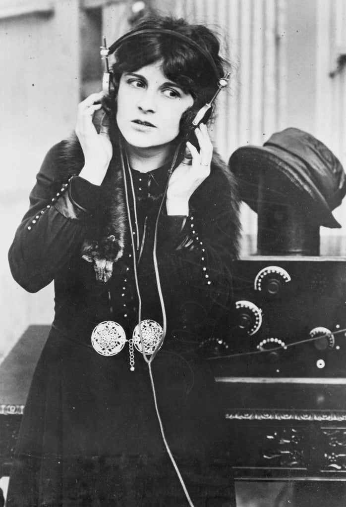 Anne Cornwall (1897–1980) | www.vintoz.com