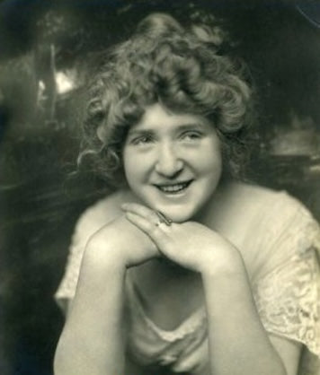 Bess Meredyth (Helen Elizabeth MacGlashan) (1890–1969) | www.vintoz.com