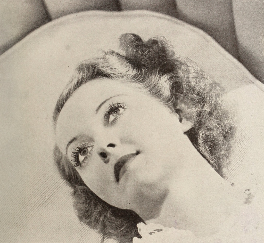 Bette Davis | The Golden Arrow (1936) | www.vintoz.com