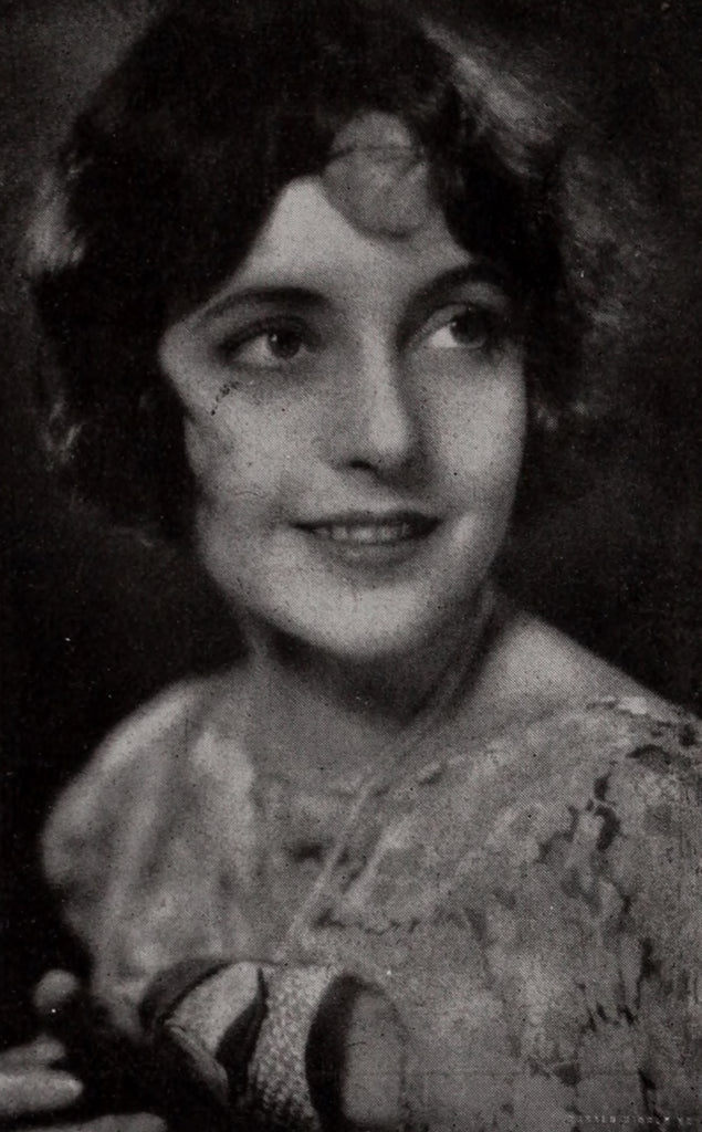 Betty Bronson — Biographical Sketch (1927) | www.vintoz.com