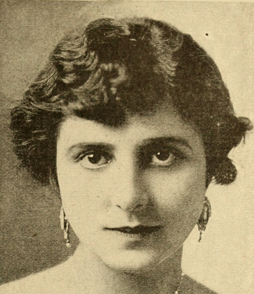 Beverly Bayne — Beverly the Adorable (1917) | www.vintoz.com