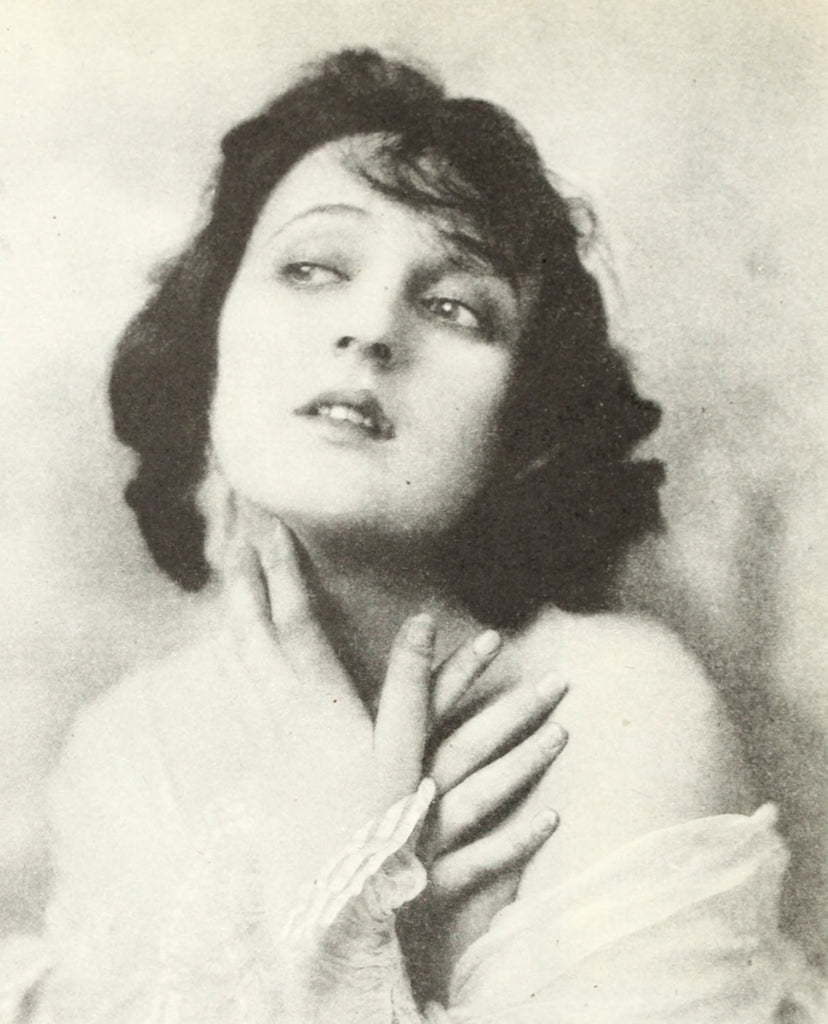 Carmel Myers — The Girl Who Cried (1920) | www.vintoz.com