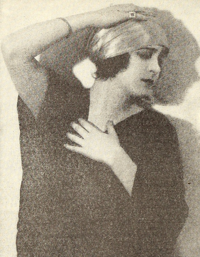 Catherine Calvert — More Genuine Than Usual (1921) | www.vintoz.com