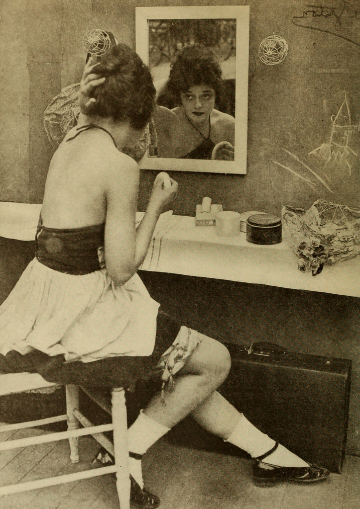 Clarine Seymour (1919) | www.vintoz.com