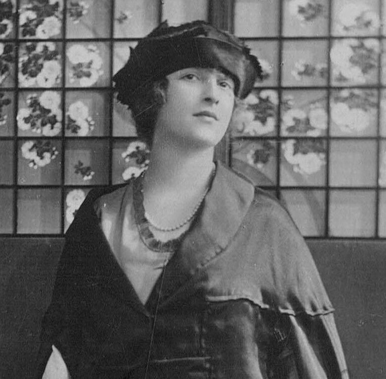 Daisy Burrell (Daisy Isobel Eaglesfield Ratton) (1892–1982) | www.vintoz.com