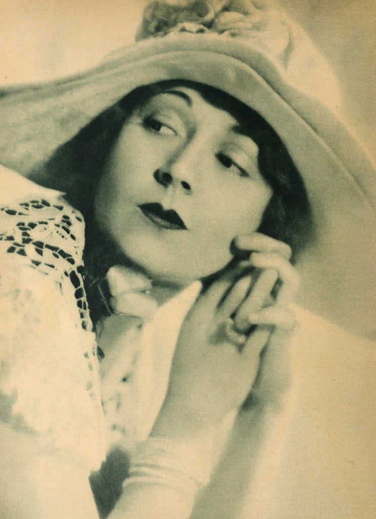 The Versatile Dorothy Devore (1925) | www.vintoz.com