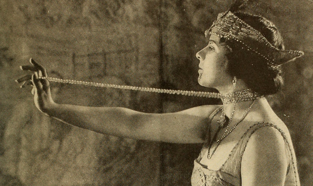 Edna Goodrich — The Importance of Being Well-Dressed (1918) | www.vintoz.com