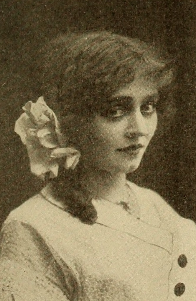 Elsie McLeod — Motography’s Gallery of Picture Players (1913) | www.vintoz.com