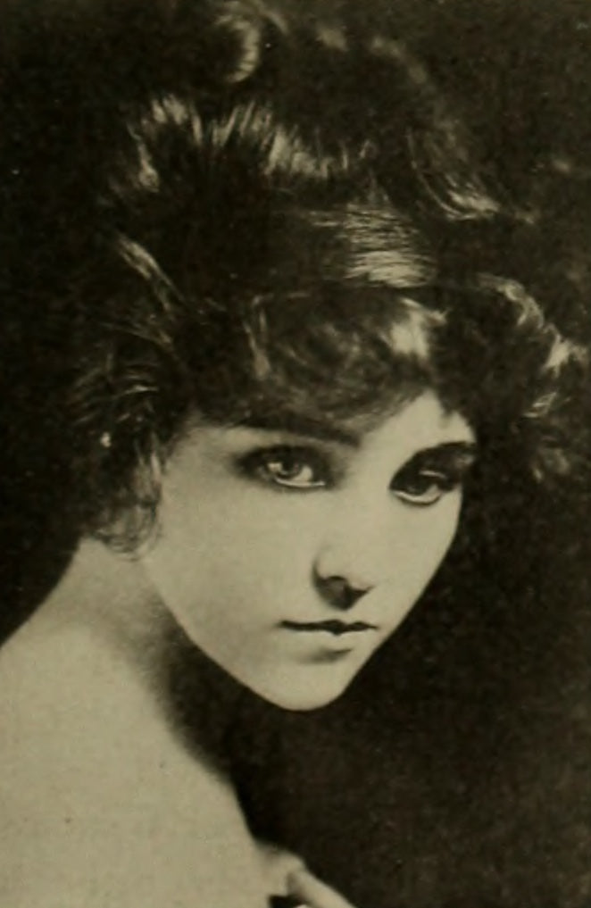 Florence La Badie — Motography’s Gallery of Picture Players (1912) | www.vintoz.com