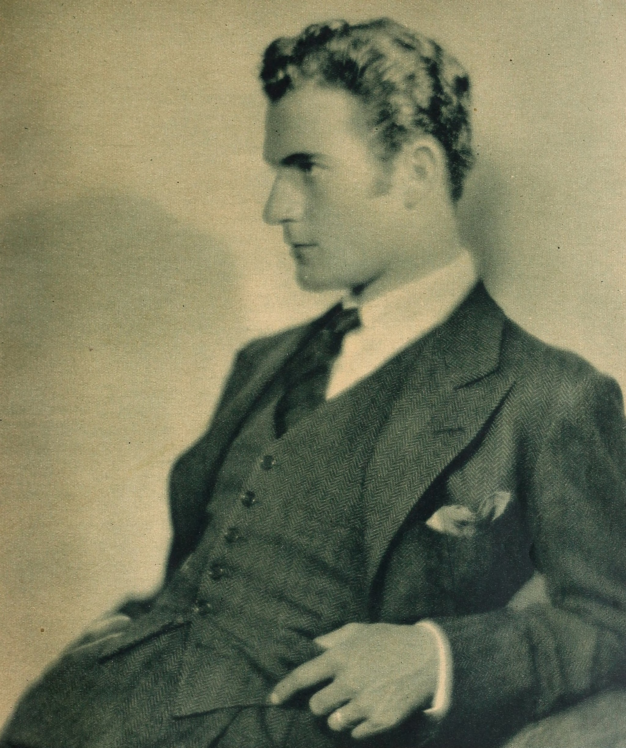 Actor Gilbert Roland The Dove Gilbert Roland : Classic Movie Hub (CMH)