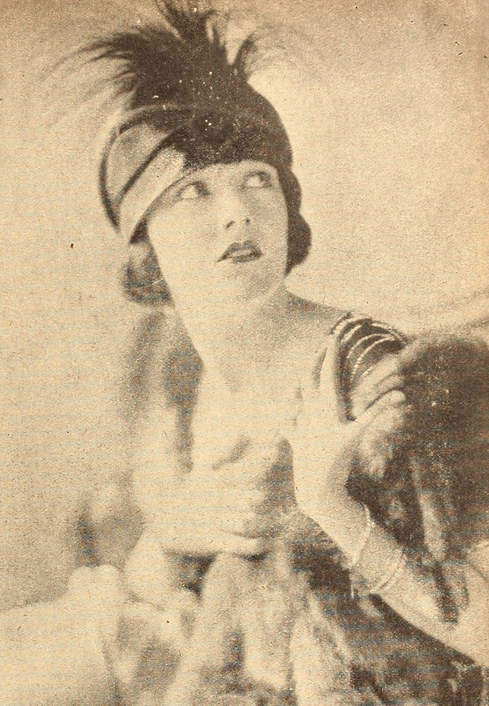 Glorian Swanson — Gloria with Reservations (1921) | www.vintoz.com