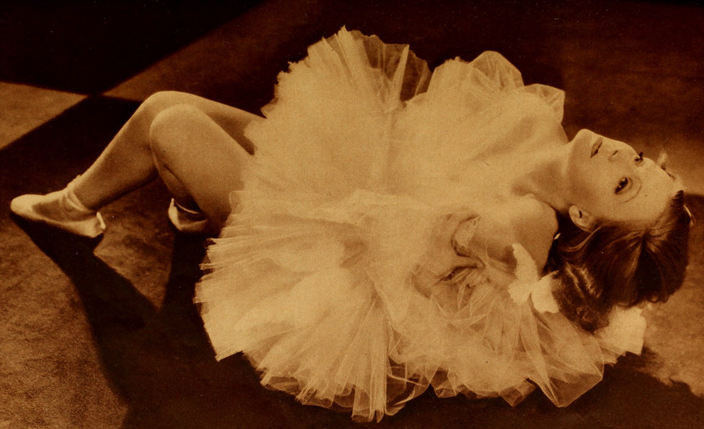 Greta Garbo (Grand Hotel, 1932) | www.vintoz.com
