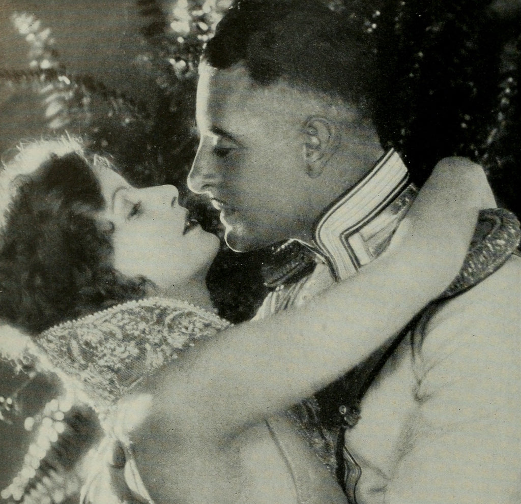 Greta Garbo and John Gilbert (Love, 1927) | www.vintoz.com