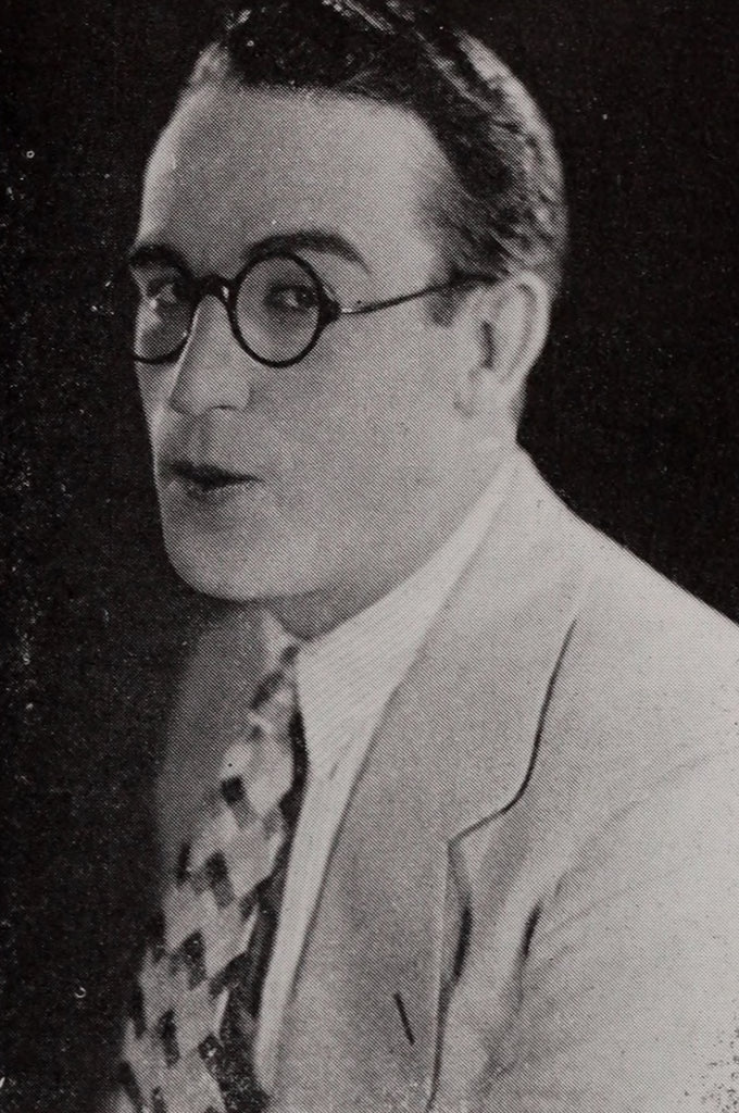 Harold Lloyd — Biographical Sketch (1927) | www.vintoz.com