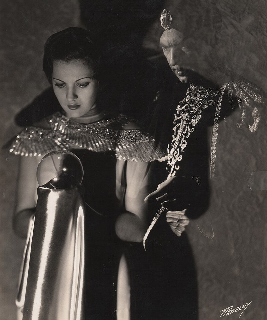 Irene Ware and Bela Lugosi (Chandu the Magician, 1932) | www.vintoz.com