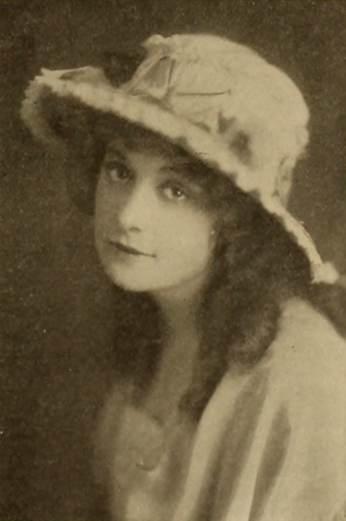 Jackie Saunders — Motography’s Gallery of Picture Players (1914) | www.vintoz.com