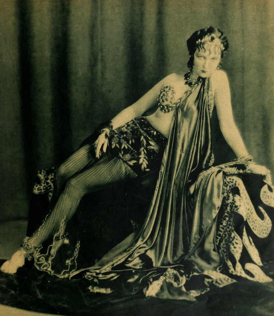 Jacqueline Logan — “Jackie” Startles Hollywood (1927) | www.vintoz.com