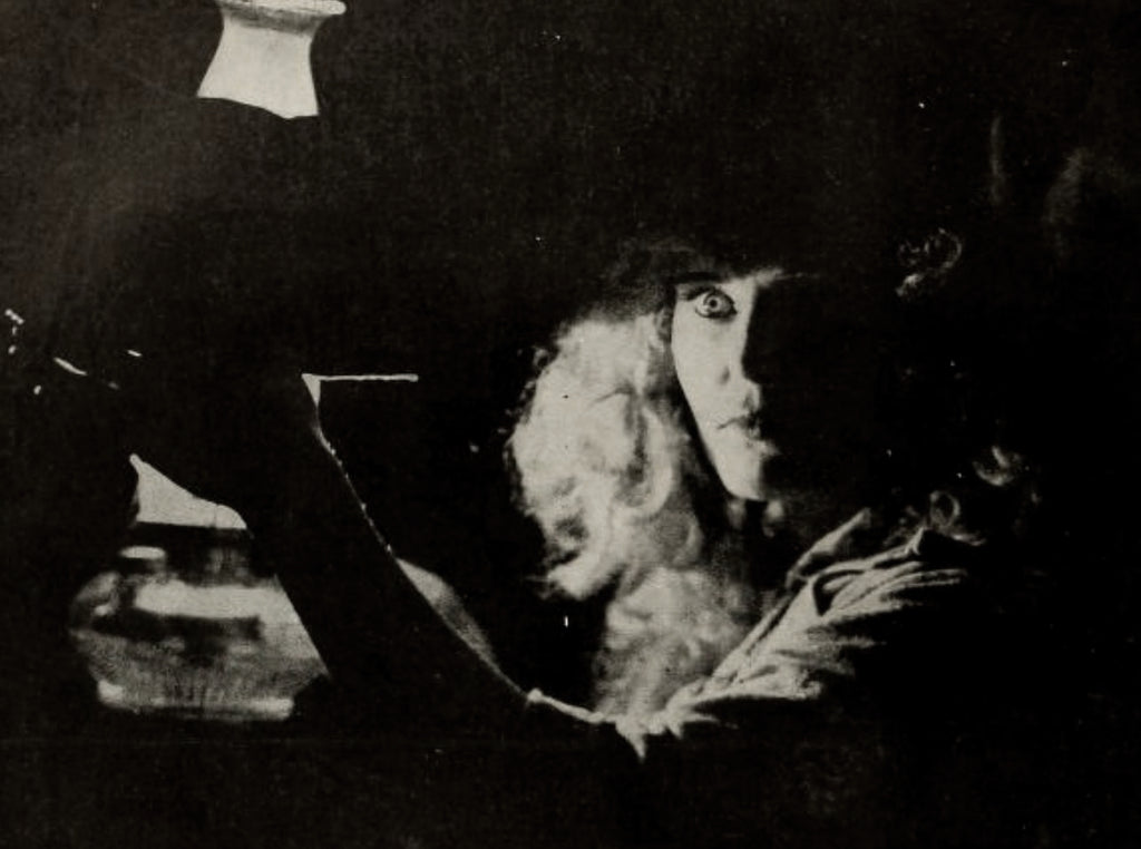 Juanita Hansen — Without Benefit of Custard (1918) | www.vintoz.com