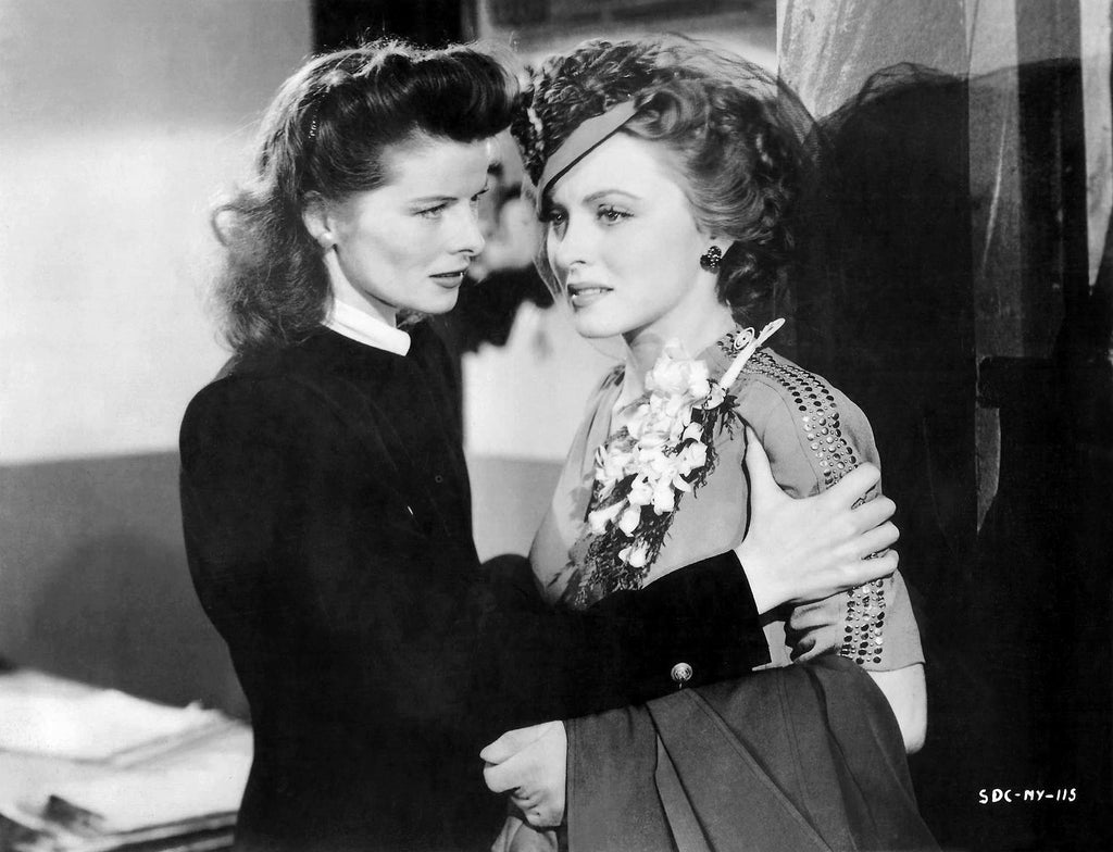 Katharine Hepburn and Cheryl Walker (Stage Door Canteen, 1943) | www.vintoz.com