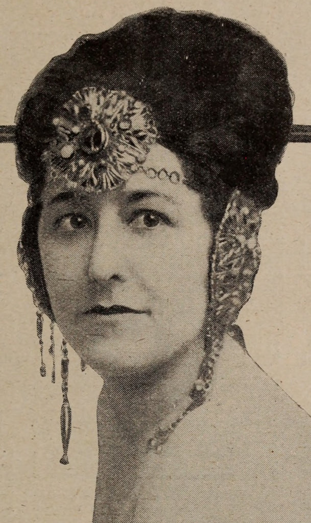 Leal Douglas (Lilly Elizabeth Annie Lamb) (1881–1970) | www.vintoz.com