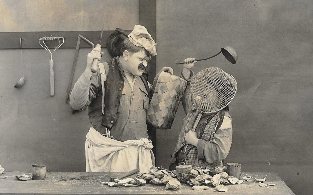 Bud Duncan and Lloyd Hamilton in A Bathtub Bandit (1917)