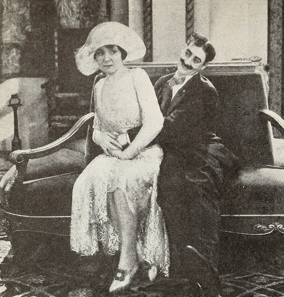 Margaret Dumont and Groucho Marx (1929) | www.vintoz.com