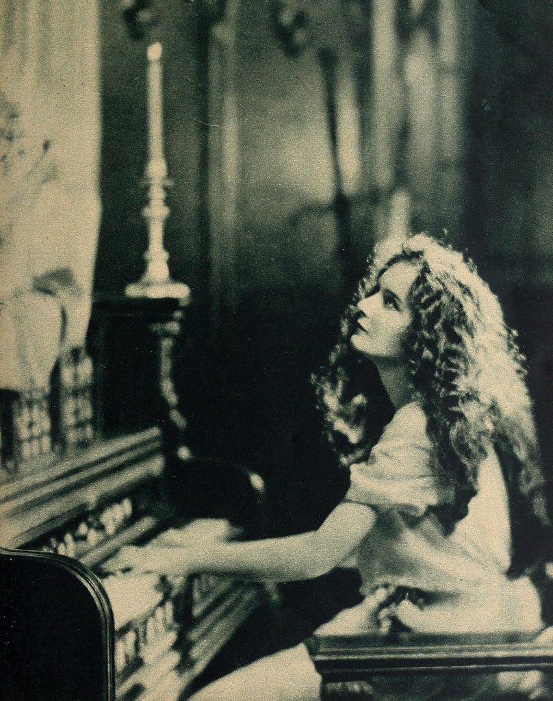 Mary Philbin — A Candle Flame (1923) | www.vintoz.com