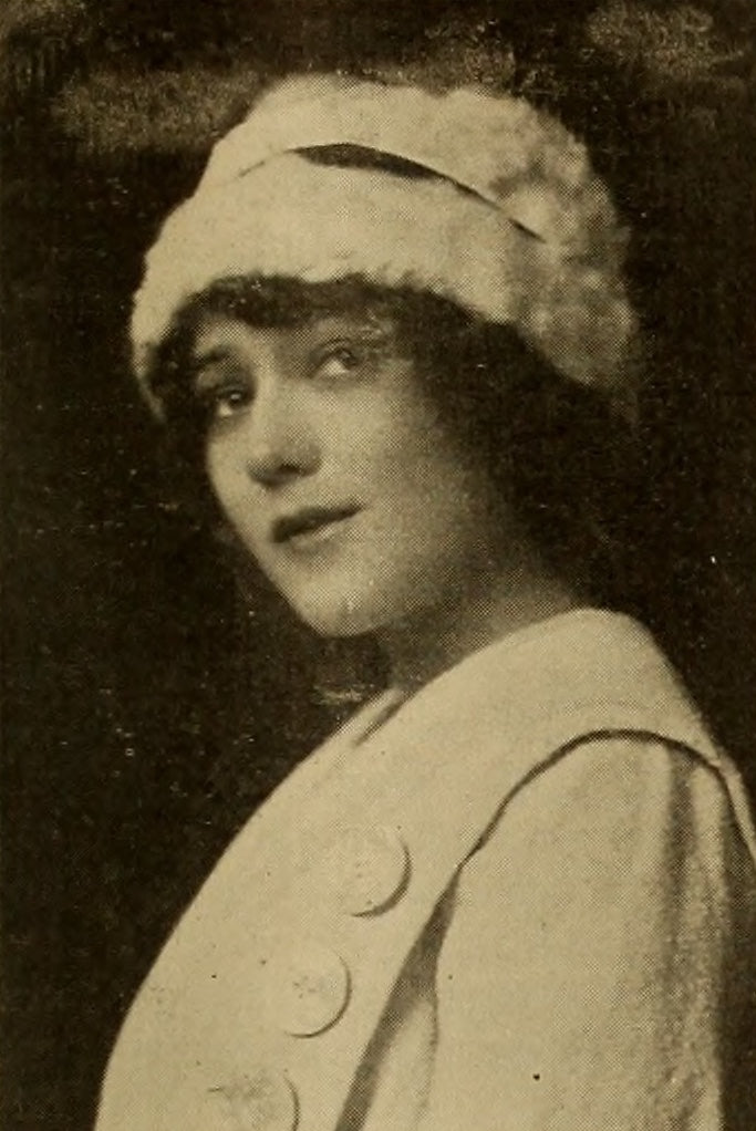 Mary Pickford — Sans Grease Paint and Wig (1913) | www.vintoz.com