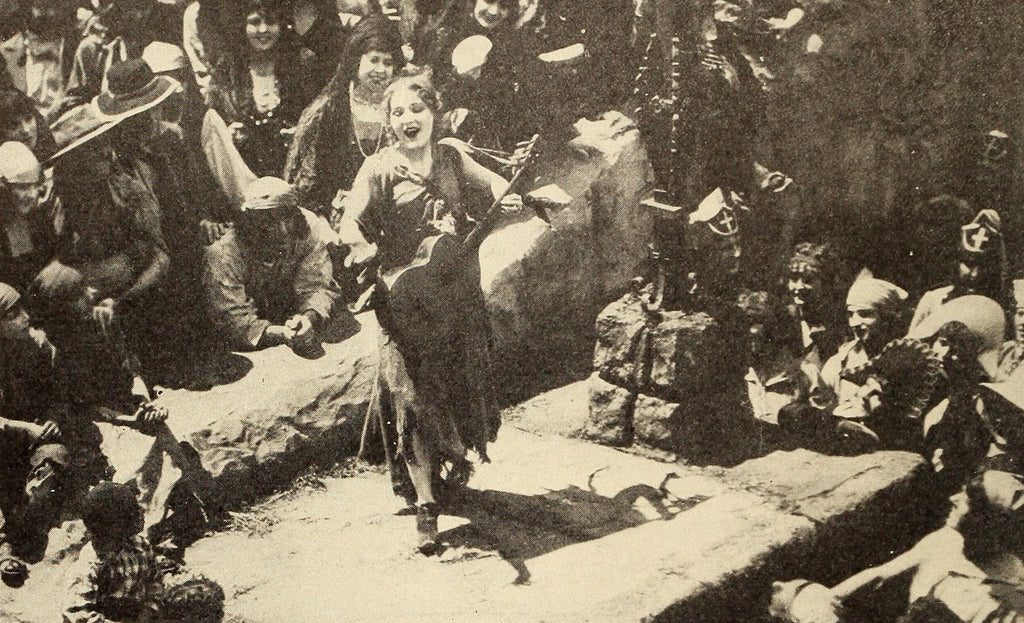 Mary Pickford in Rosita (1923) | www.vintoz.com