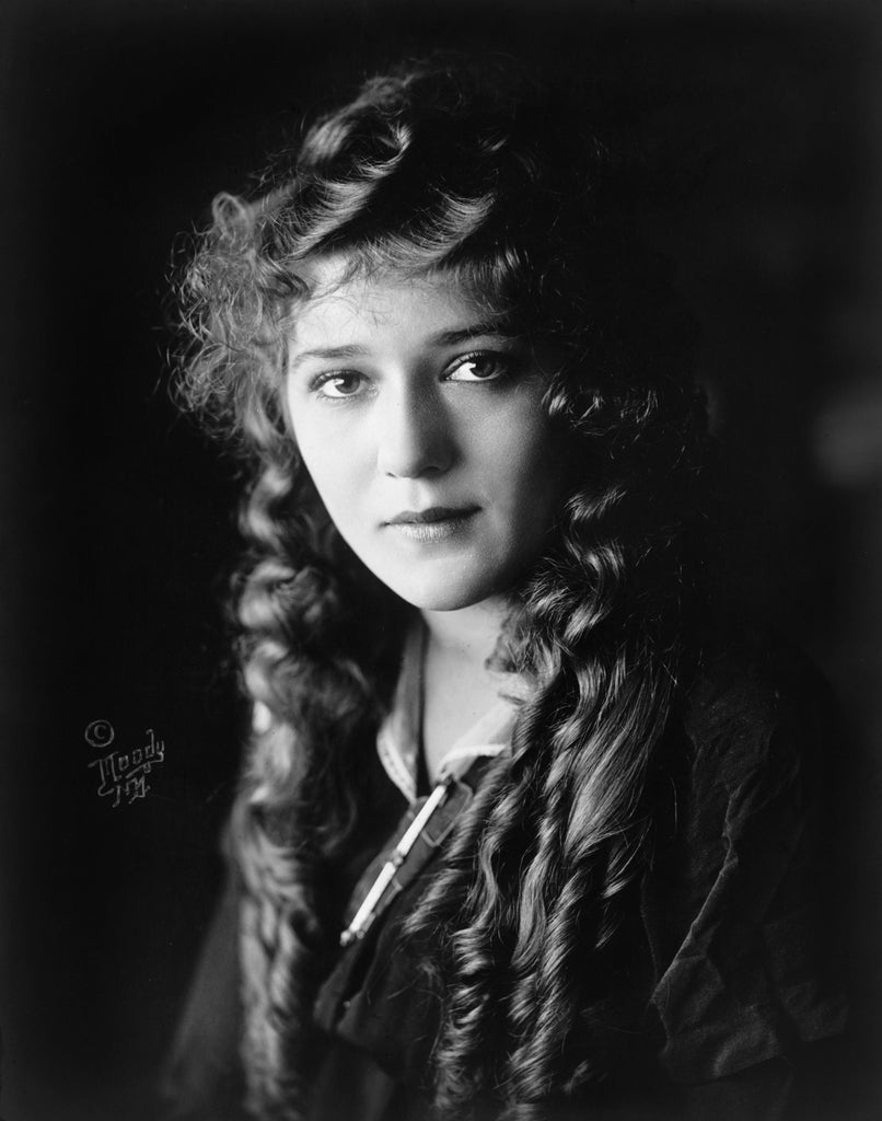 Mary Pickford (Gladys Louise Smith) (1892–1979) | www.vintoz.com