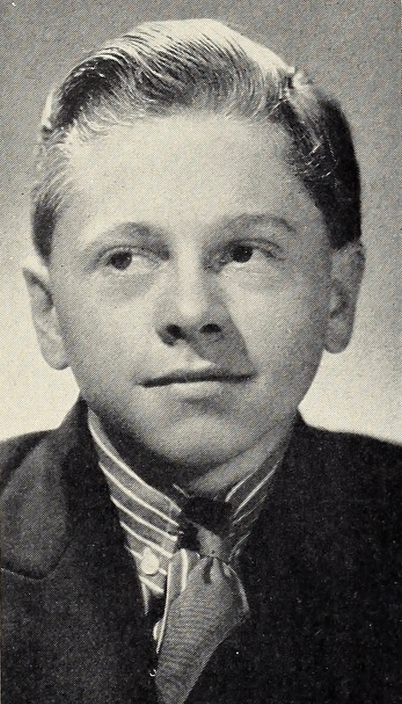 Mickey Rooney (Who’s Who at MGM, 1937) | www.vintoz.com