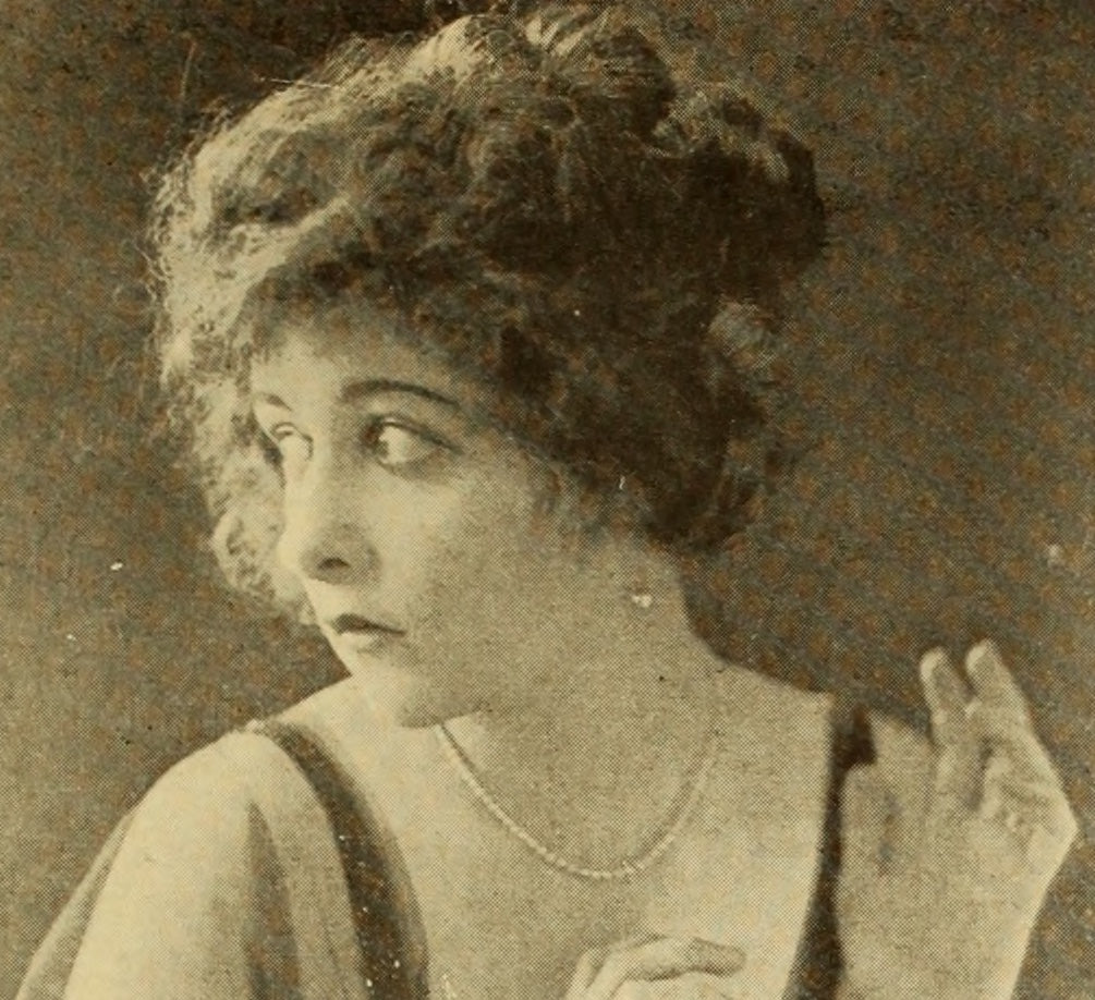 Mildred Harris — “Stage Experience? None!” (1918) | www.vintoz.com