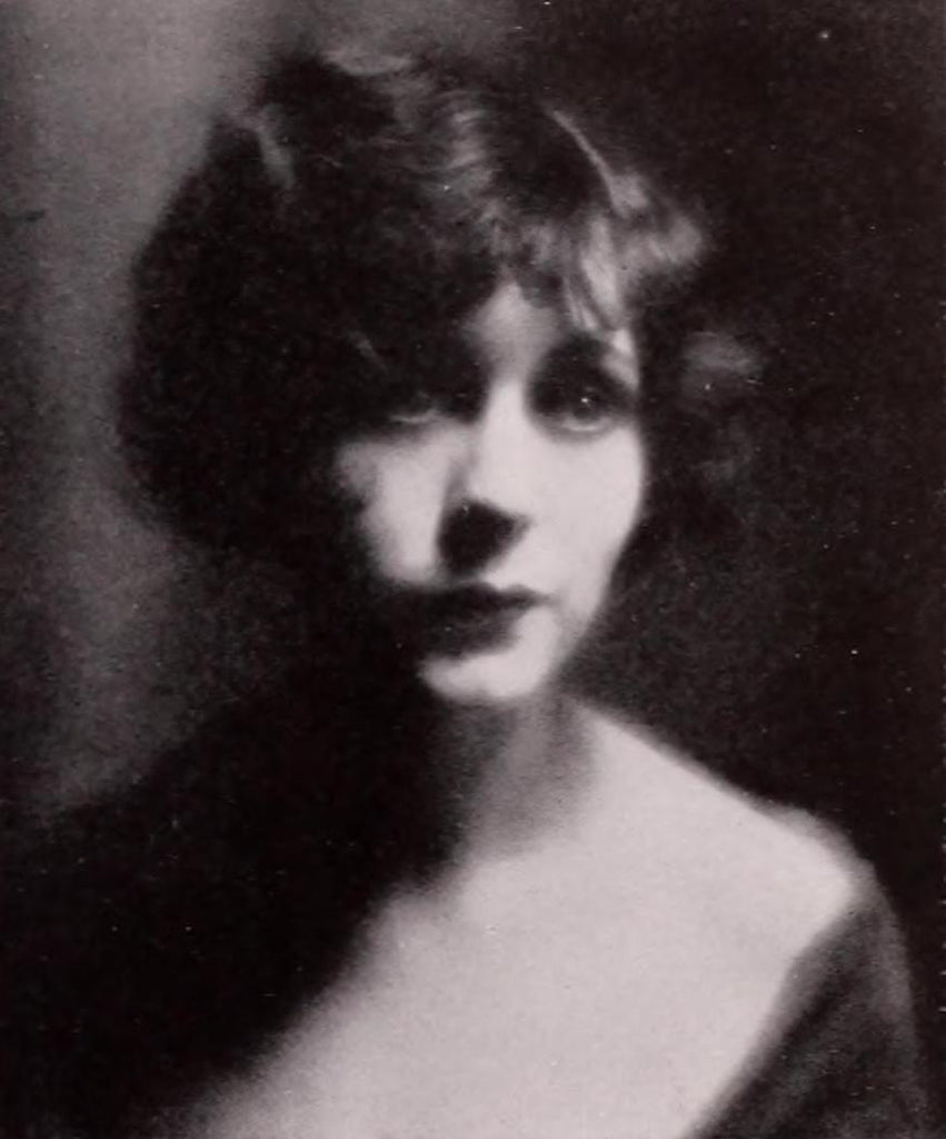 Nola Luxford, the only Cinema Player from New Zealand (1926) | www.vintoz.com