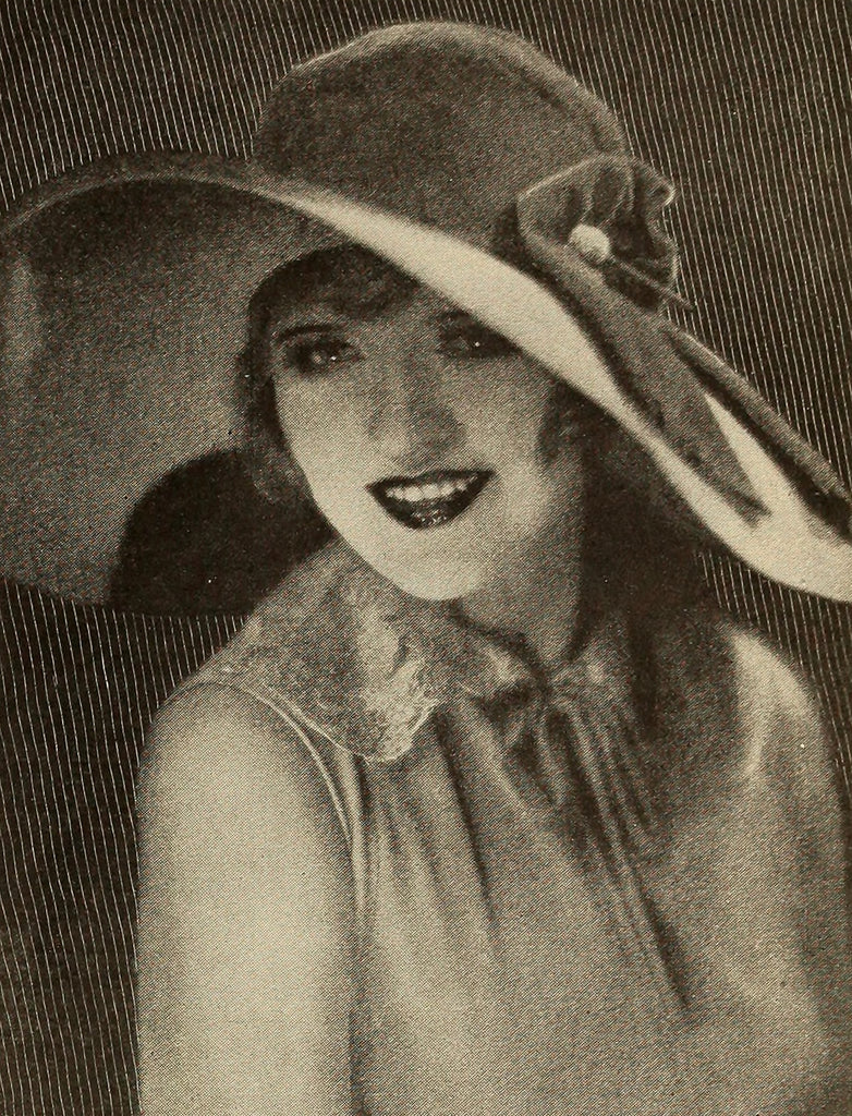 Phyllis Haver — A Credit to Kansas (1927) | www.vintoz.com