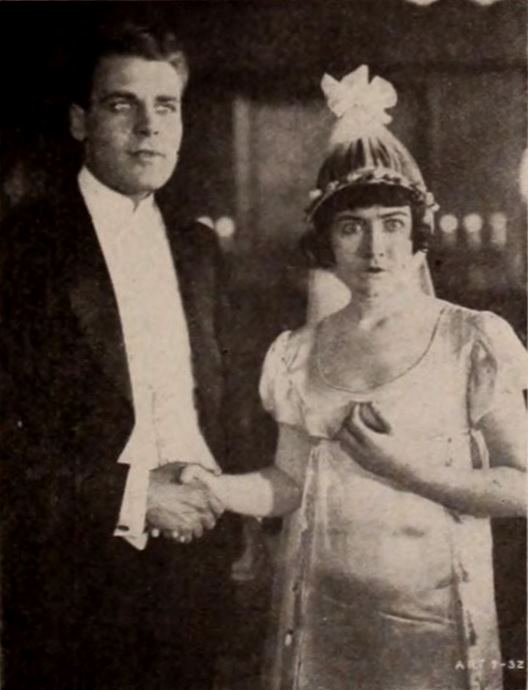 Ralph Graves and Dorothy Gish (Nobody Home, 1919) | www.vintoz.com
