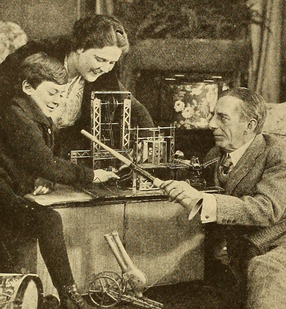 Sidney Drew — Film Humor More Than Making Funny Faces (1918) | www.vintoz.com