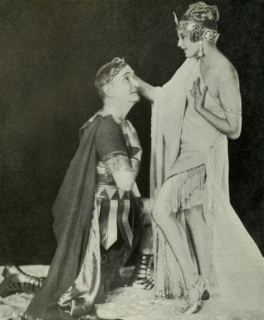Thelma Todd and Charles Murray in Vamping Venus (1928) | www.vintoz.com