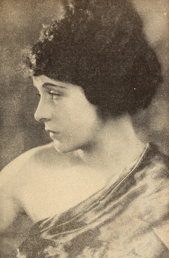 Virginia Valli — The Sleeping Beauty Wakes Up (1924) | www.vintoz.com