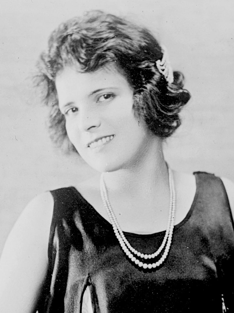Zena Keefe (Zena Virginia Keefe) (1896–1977) | www.vintoz.com