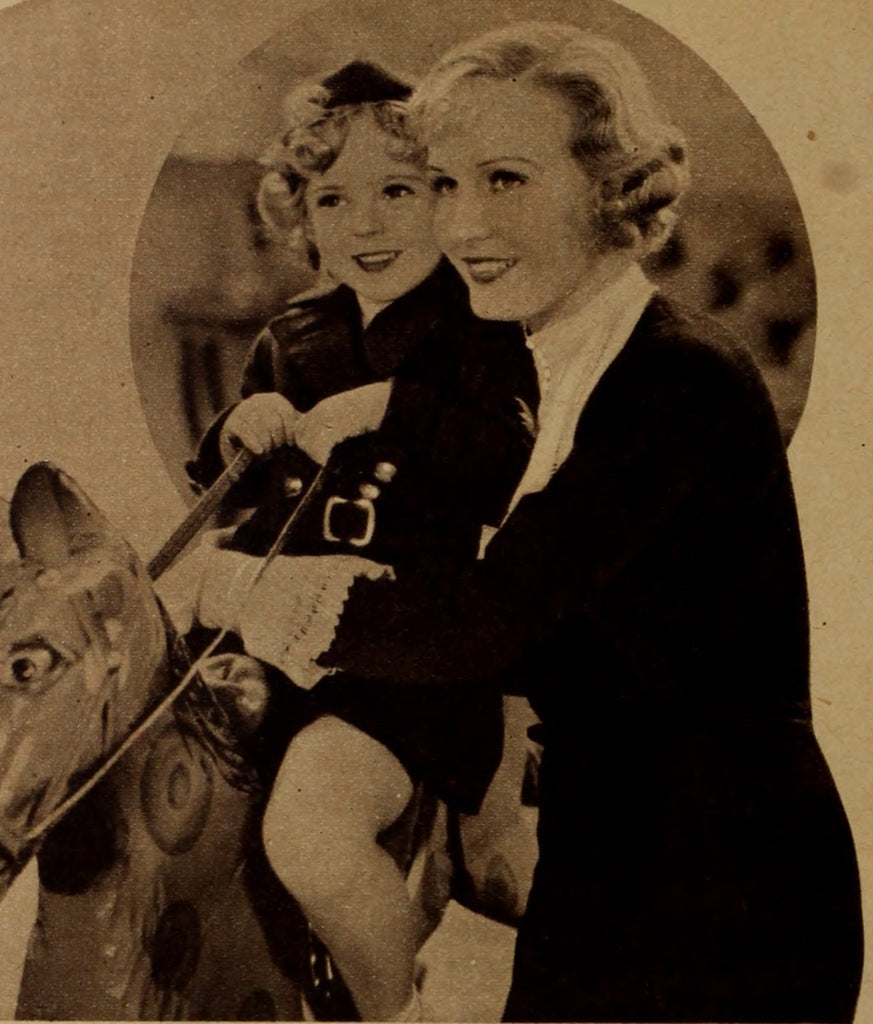 Madge Evans Talks to Shirley Temple (1935) | www.vintoz.com