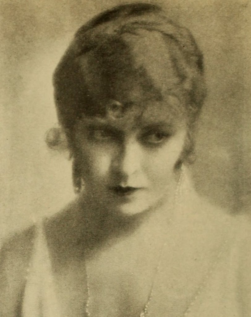 Gertrude Astor — She Outgrew Stardom (1927) | www.vintoz.com