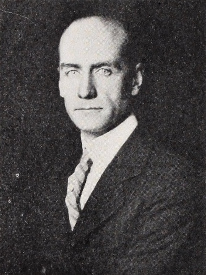 J. Boyce Smith Jr. — Selecting for Better Pictures (1926) | www.vintoz.com