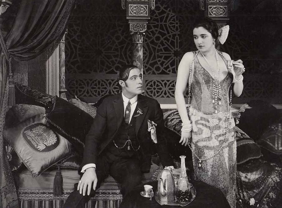 Nita Naldi and Rudolph Valentino in Blood and Sand (1922) | www.vintoz.com