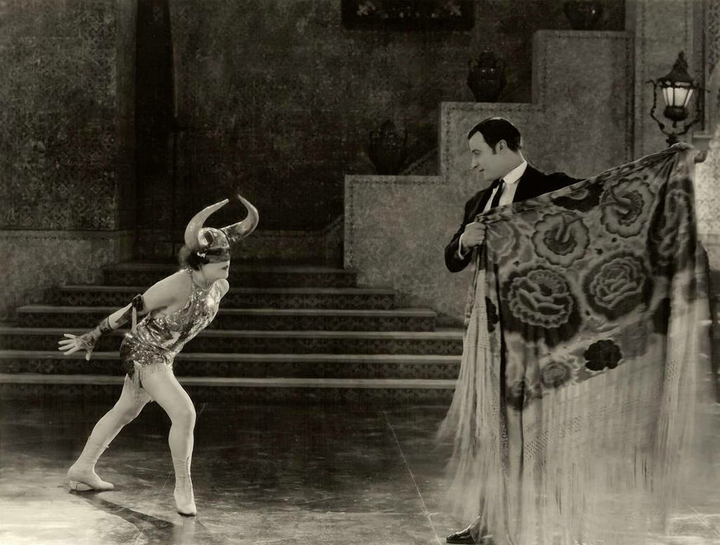 Robert Frazer and Mae Murray in Fascination (1922) | www.vintoz.com